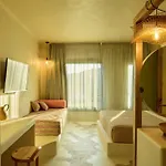 Myconian Mythodea Luxury *